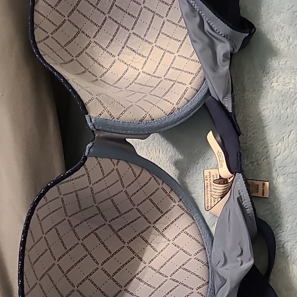 Victoria Secret 36DD Bra - Picture 3 of 4